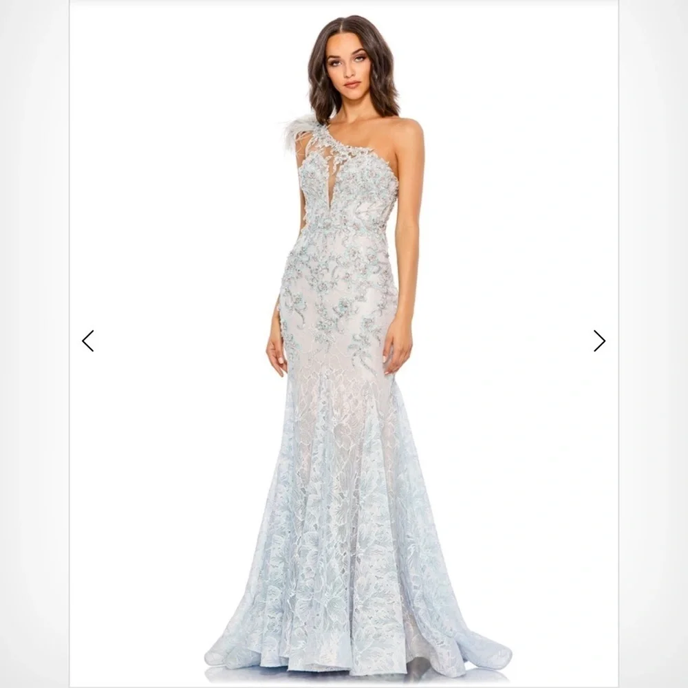 Elegant Blue Lace Evening Gown - Picture 4 of 9